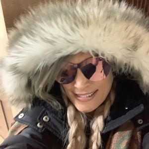 Meet your Posher, Christina